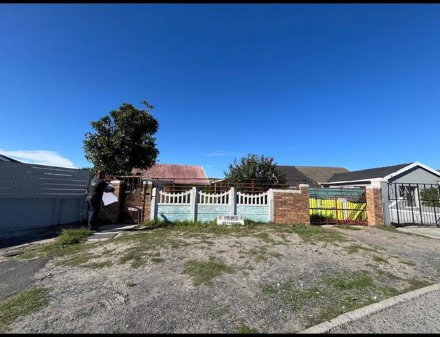 6 BEDROOM HOUSE FOR SALE IN OTTERY